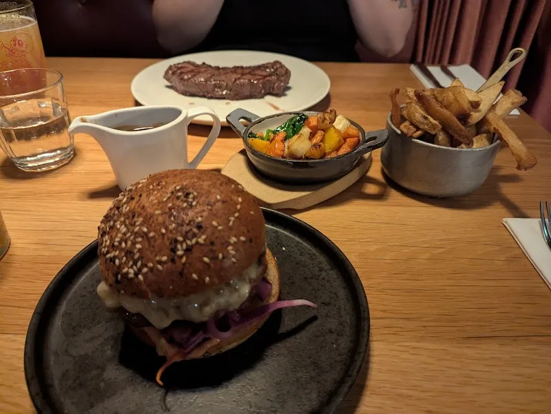 BLACKHOUSE GASTROBAR